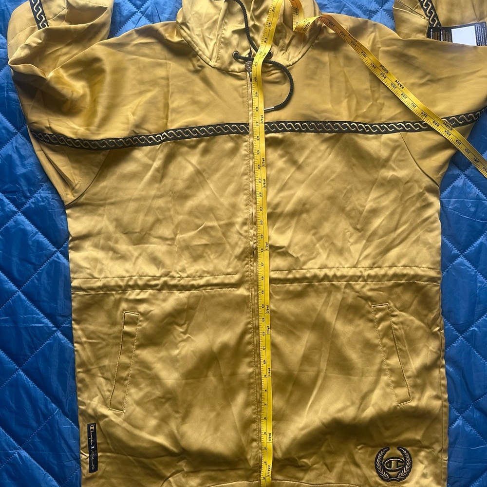 Muhammad Ali Golden Hooded Robe - Picture 14 of 15